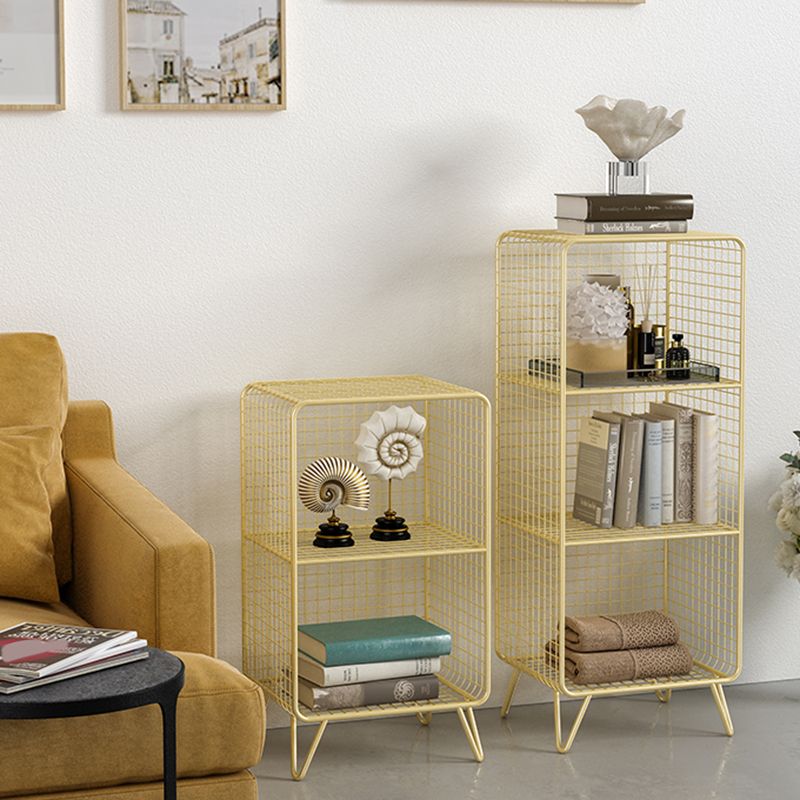 Scaffali in metallo chiuso da 11 "su scaffali in metallo chiuso includeva la libreria