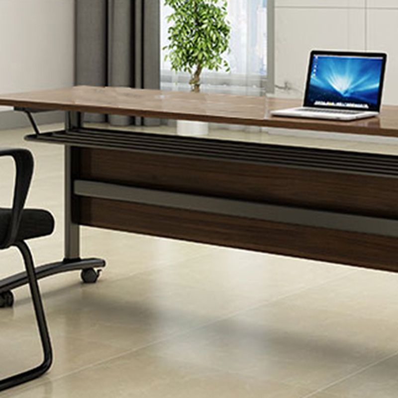 Scrivania rettangolare da ufficio in legno industriale con ruote