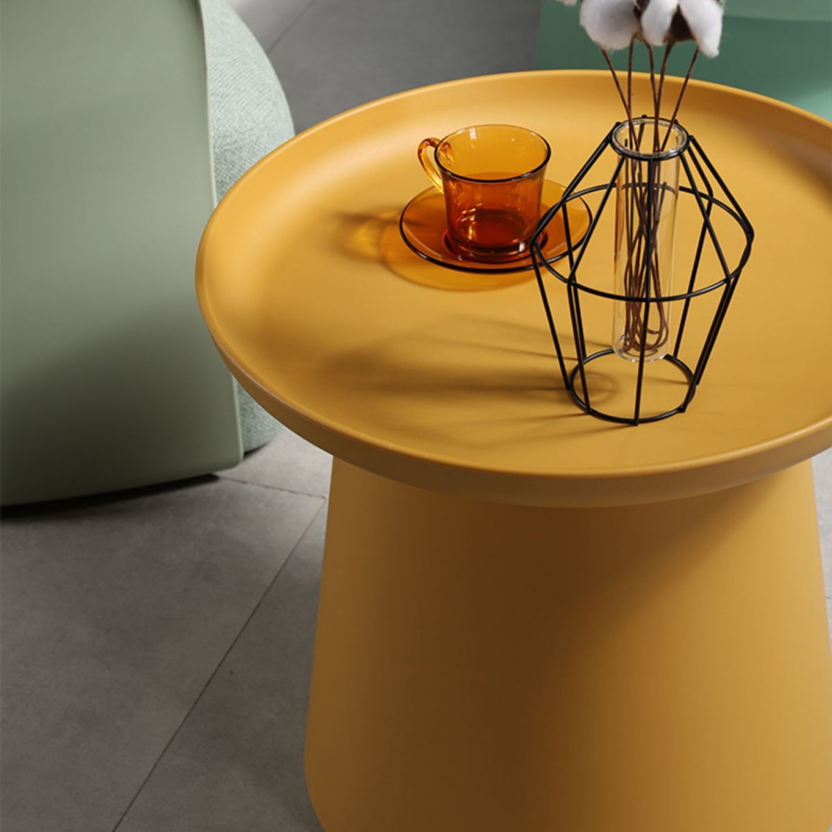 Scandinavian Round Tray Top Side End Table Plastic Pedestal End Table Clearhalo 'Coffee & Accent Tables' 'End & Side Tables' 'end_side_tables' 'furn' 'furn_end_side_tables' 'Furniture' 'Living Room Furniture' 1200x1200_d68280e4-57c9-4c47-8a82-eecd909773f3