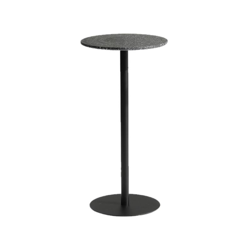 Quadratischer und runder Stehtisch mit Sockel, moderner Stehtisch aus Stein für den Außenbereich