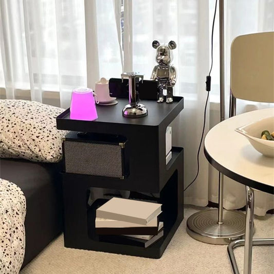 Tavolo da snack di estremità laterale modernistica con ripiani in metallo tavolo da camera da letto