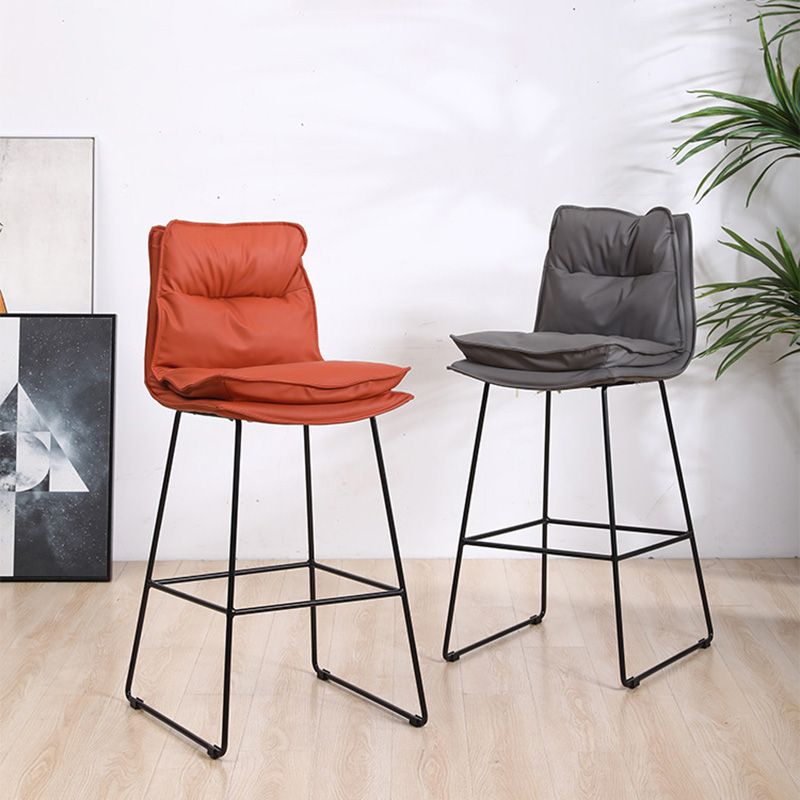 Modern Faux Leather Counter Stool Bar-height Bar Stool with Black Frame Clearhalo 'Bar Furniture' 'Bar Stools' 'bar_stools' 'furn' 'furn_bar_stools' 'Furniture' 'Kitchen & Dining Furniture' 1200x1200_d6d5f0d5-a63c-451f-b394-23fd3fff9a5e