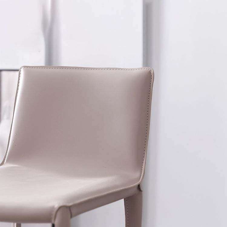 Tabourets d'intérieur glamour avec des jambes en cuir