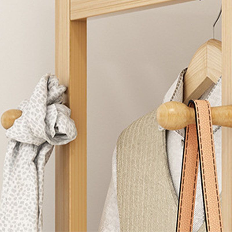 Rack de manteau en bois de style moderne de style ménage minimaliste.