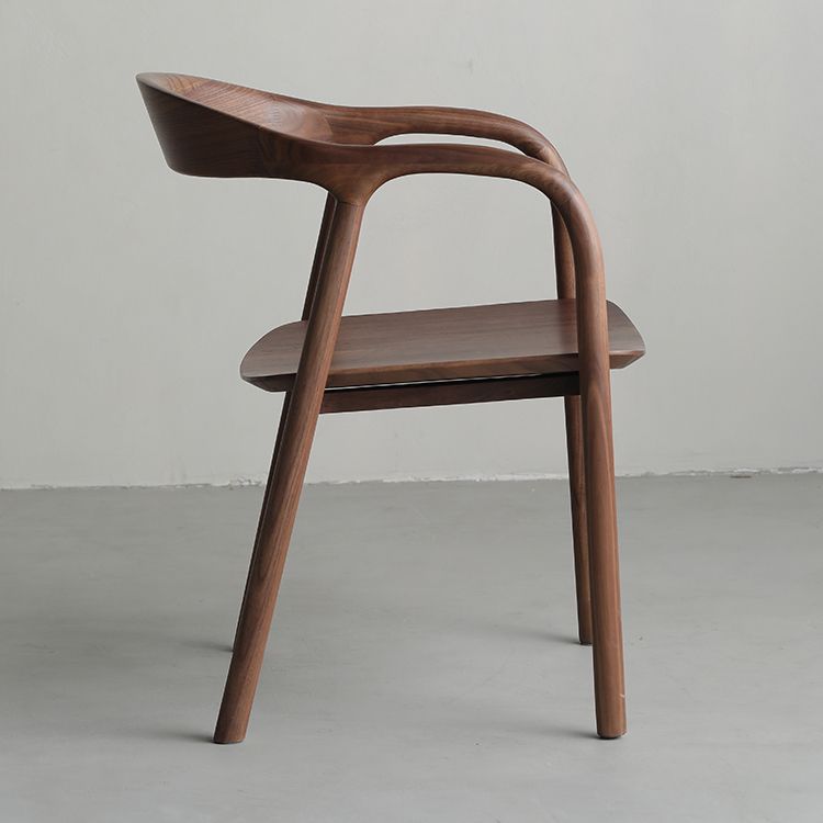 Sedia da pranzo a braccio posteriore in legno di noce interno contemporanea in marrone