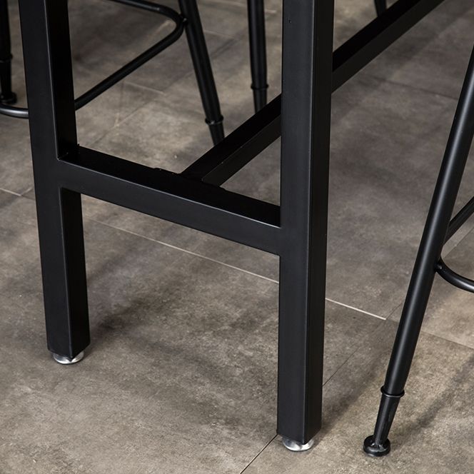 Industriële rechthoekige bartafel op hoogte, massief houten bartafel met schraagonderstel