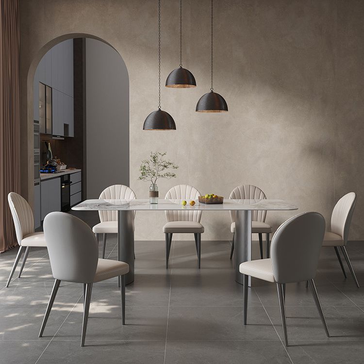 現代のサイドチェアメタルソリッドバックダイニングルーム屋内の椅子