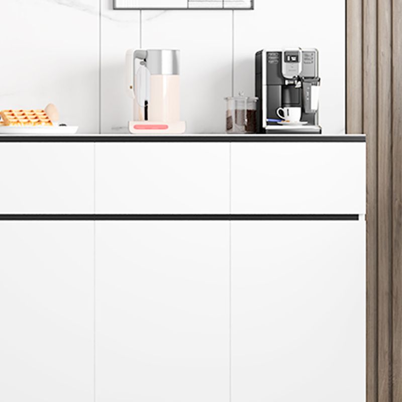 Sideboard di pietra di pietra moderna bianca con porta per la cucina