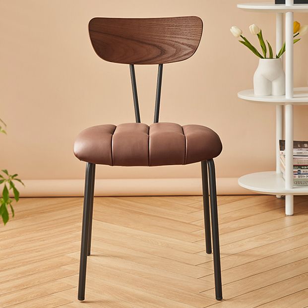 Silla lateral de estilo industrial Silla de comedor tapizada con base de metal