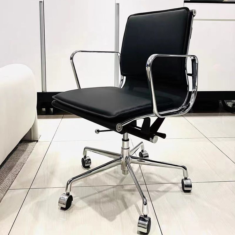 Chaise de bureau à bras fixes moderne chaise de bureau de hauteur de siège réglable en cuir avec roues