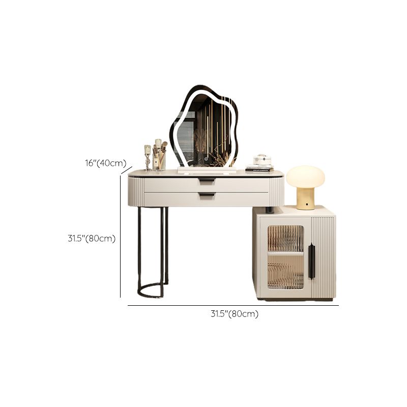 Eigentijdse stenen top ijdelheid tafel ingesteld met spiegel en ontlasting glamourle leistaftafel