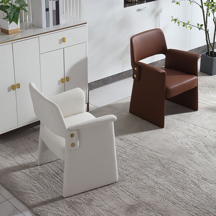 Silla de brazo de estilo moderno silla de comedor abierta de cuero de cuero para el comedor