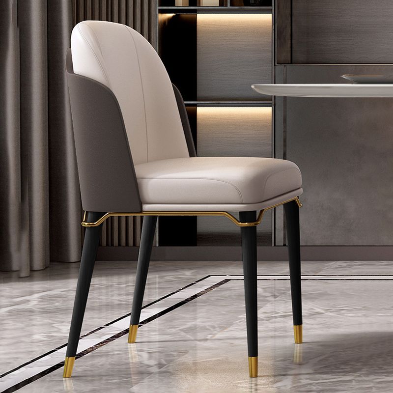 Glamstil Faux Lederstuhl Parsons Stuhl mit Holzbeinen für die Küche