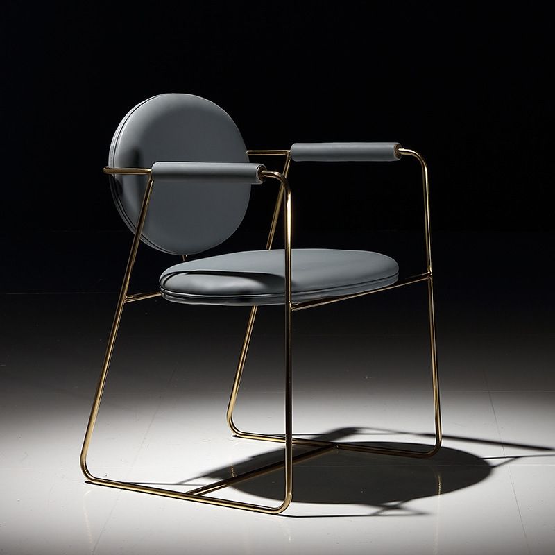 Silla de comedor de cuero con silla de brazo glamorosa con marco de oro para el hogar