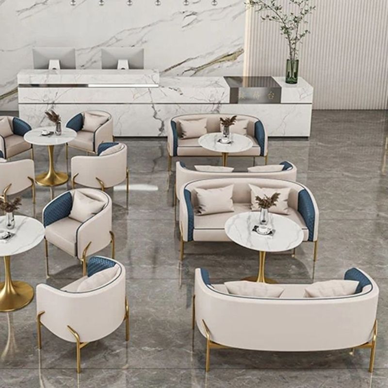 Sofá de cuatro patas básico de brazo inclinado moderno para sala de estar, apartamento