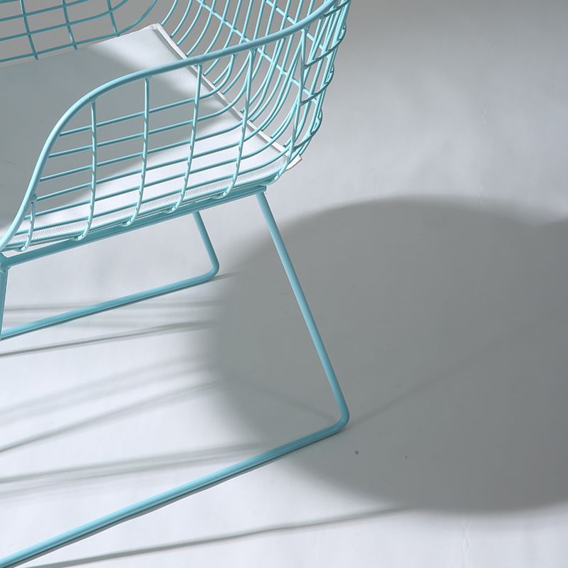 Contemporary Style Metal Dining Room Chair Windsor Back Arm Chair for Kitchen Clearhalo ' kitchen&dining_furn' 'Dining Chairs' 'Dining Tables & Seating' 'dining_chair' 'furn' 'furn_dining_chair' 'Furniture' 'furniture_dining_chair' 'Kitchen & Dining Furniture' 'kitchen' 1200x1200_d983f812-0dff-401a-aecb-efa244f4f07d