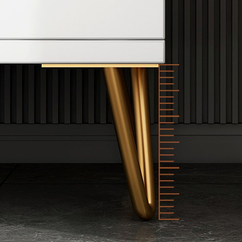 Witte eigentijdse glamouropslagkist houten borst met metalen voeten voor slaapkamer