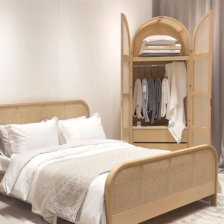 Armadio moderno del guardaroba in legno massiccio con gambe