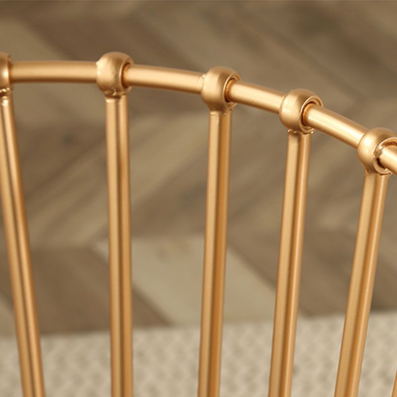 Eigentijdse metalen eetkamerstoelen Slat achter eetstoel in goud