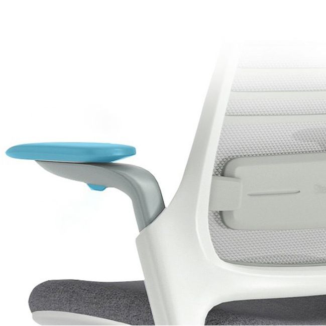 モダンなスイベルチェアチルトメカニズムリムーバブルアームズオフィスチェア付き車輪付き