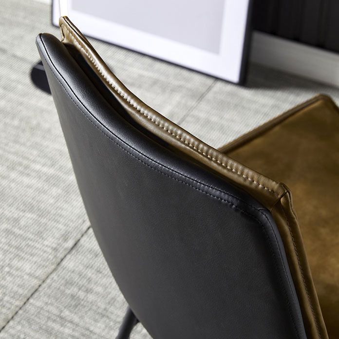 Sedia laterale imbottita sedia da pranzo in pelle moderna con gambe nere