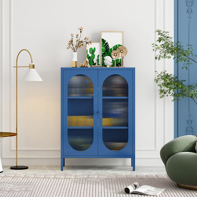 31,5 "L serveur de style glam avec les jambes métalliques du buffet finition métallique avec portes en verre