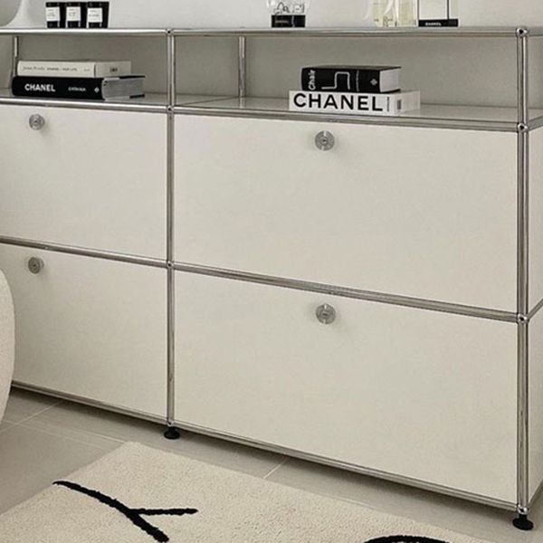 Sideboard in acciaio inossidabile in stile contemporaneo