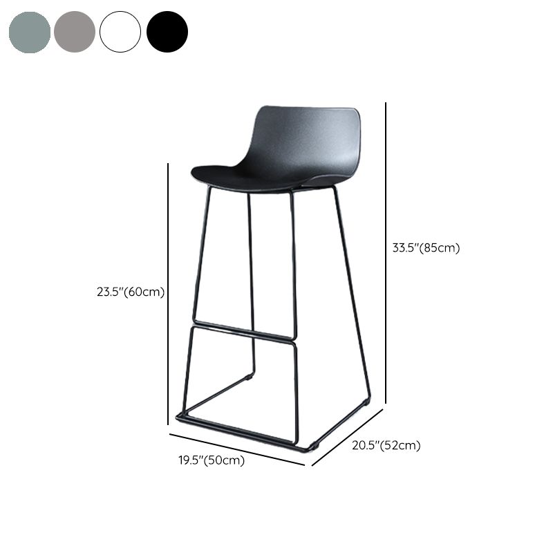 Sgabelli da bar in plastica bassa di plastica senza braccio contemporanea con base di metallo