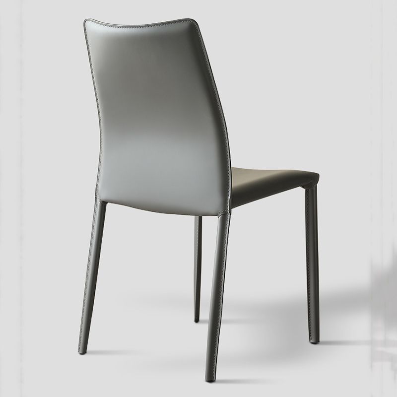 Silla interior tapizada de cuero de forma falsa acabado mate sólido