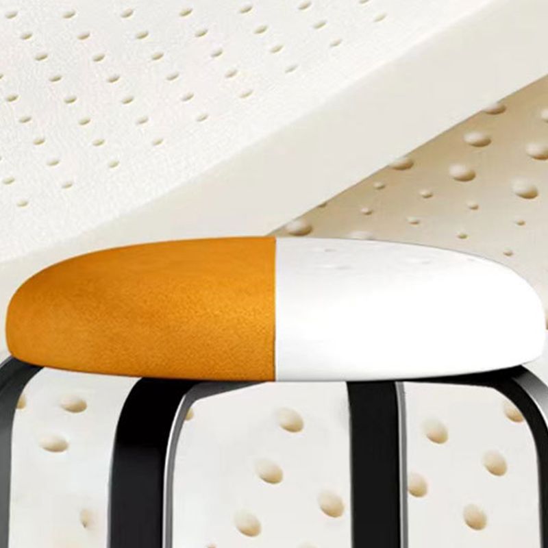 Modern Ottoman Fabric Upholstered Solid Color Metal Frame Round Ottoman Clearhalo 'furn' 'furn_ottomans_poufs' 'Furniture' 'Living Room Furniture' 'Ottomans & Poufs' 'ottomans_poufs' 1200x1200_db3a4299-9a2e-4635-bde0-2135434355da