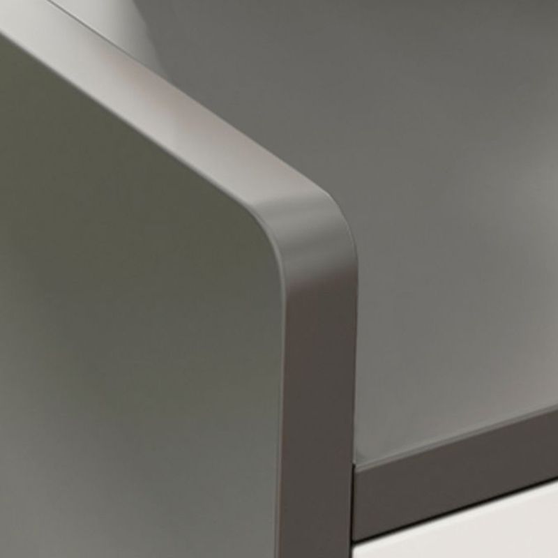 Moderno tavolo da pranzo con finitura antica in legno ingegnerizzato con deposito aperto