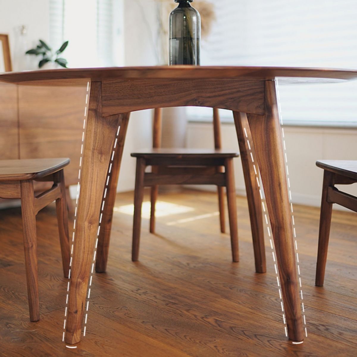 Simplicity Style Round Dining Table Solid Wood Dinner Table with 4 Legs Clearhalo ' dining_table' 'Dining Tables & Seating' 'Dining Tables' 'furn' 'furn_dining_table' 'Furniture' 'furniture_dining_table' 'Kitchen & Dining Furniture' 'kitchen&dining_furn' 'kitchen' 'kitchen_dining_table' 1200x1200_dc772ced-5b66-4cb6-b0a6-aa24b1431d6b
