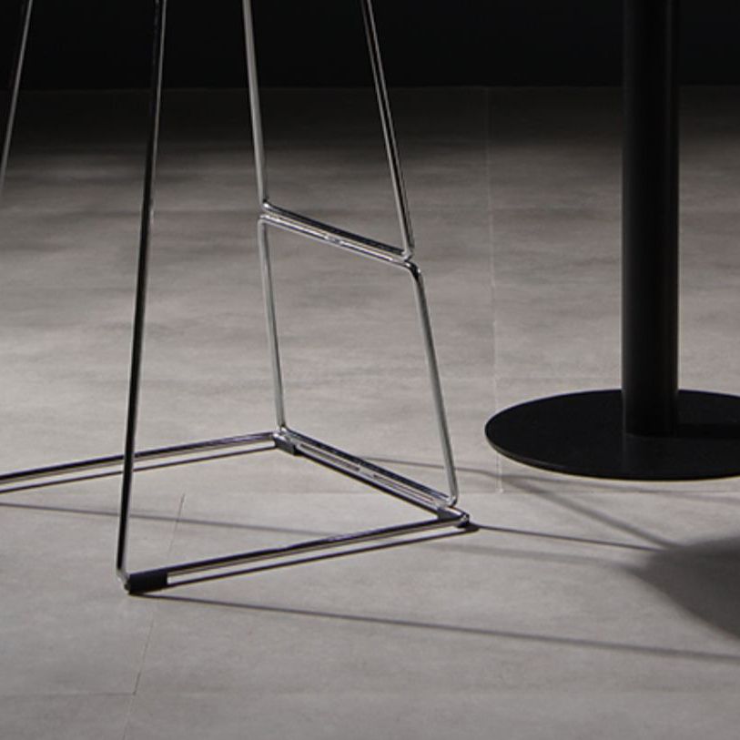 Tabouret de bar sans bras de tabouret de comptoir en plastique industriel pour le salon