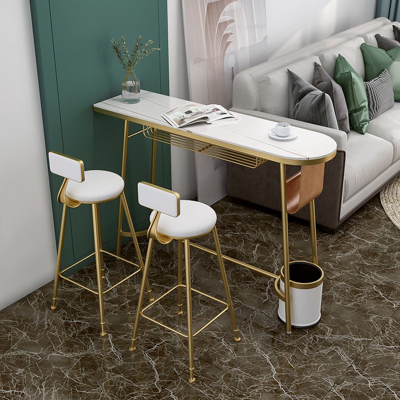 Scriva da bar del bistrot bar tradizionale in pietra di lussuoso bar con base di cavalletto