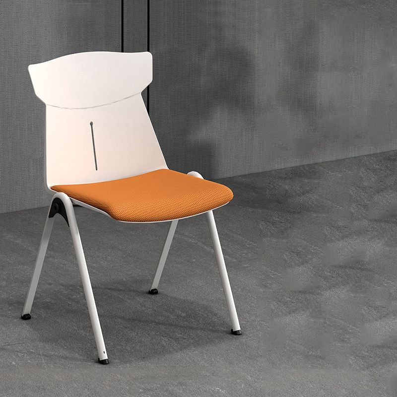 緑/オレンジの現代的なオフィスチェアミッドバックアームレス布張り椅子