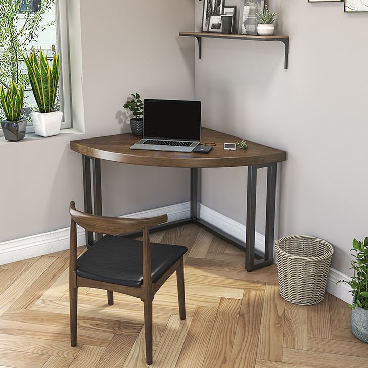 Corner Table Modern Style Solid Wood Top Black Metal Table Legs for Bedroom Clearhalo 'furn' 'furn_office_desk' 'Furniture' 'furniture_office_desk' 'Office Desks' 'Office Furniture' 'office_desk' 1200x1200_dcc8be87-afa5-427c-a9a0-76c6f3c02671