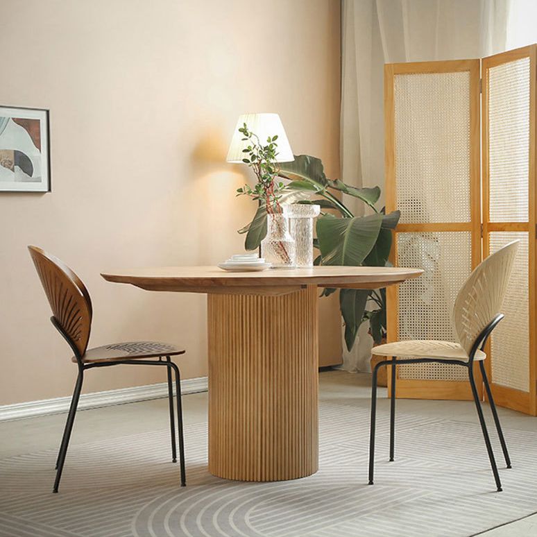 ラウンドダイニングテーブルコンテンポラリースタイルのソリッドウッドブラウンディナーテーブル