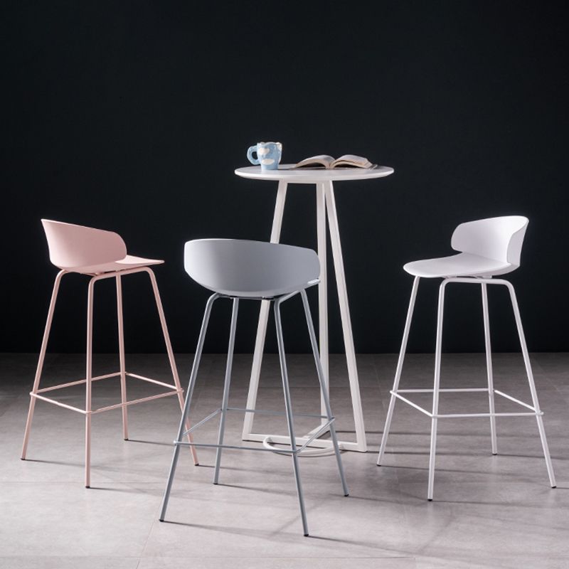 Contemporary Style Bar Stool Plastic Counter Bar Stool with Metal Legs Clearhalo 'Bar Furniture' 'Bar Stools' 'bar_stools' 'furn' 'furn_bar_stools' 'Furniture' 'furniture_bar_stools' 'Kitchen & Dining Furniture' 1200x1200_dcffc968-fc1f-43da-be55-2027ef136274