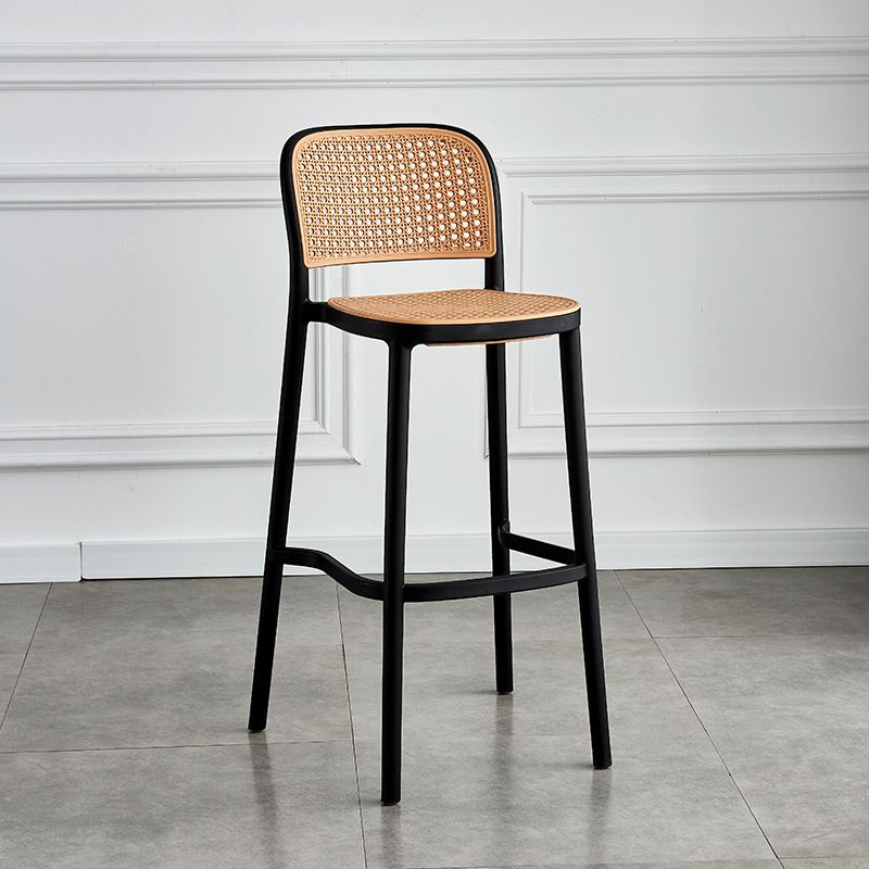 Sgabello moderno con poggiapiedi quadrato Sgabello in rattan di plastica in bianco e nero