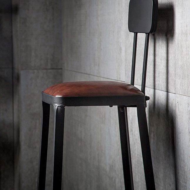 Tabouret de bar en cuir PU de style de style industriel avec des jambes en métal pour restaurant