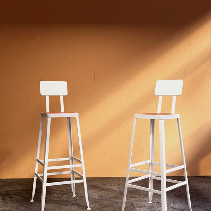 Sgabello da bar con cornice di ferro in sgabello da bar senza braccio con la parte posteriore contemporanea in bianco e nero