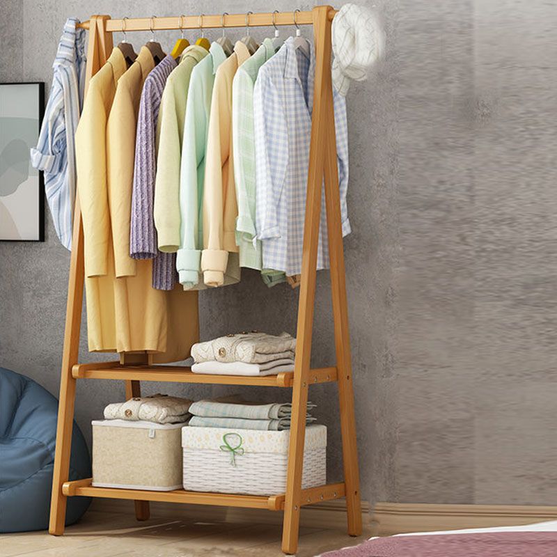 Appuntamento scandinavo per appendiabiti in legno di stoccaggio senza piedi.