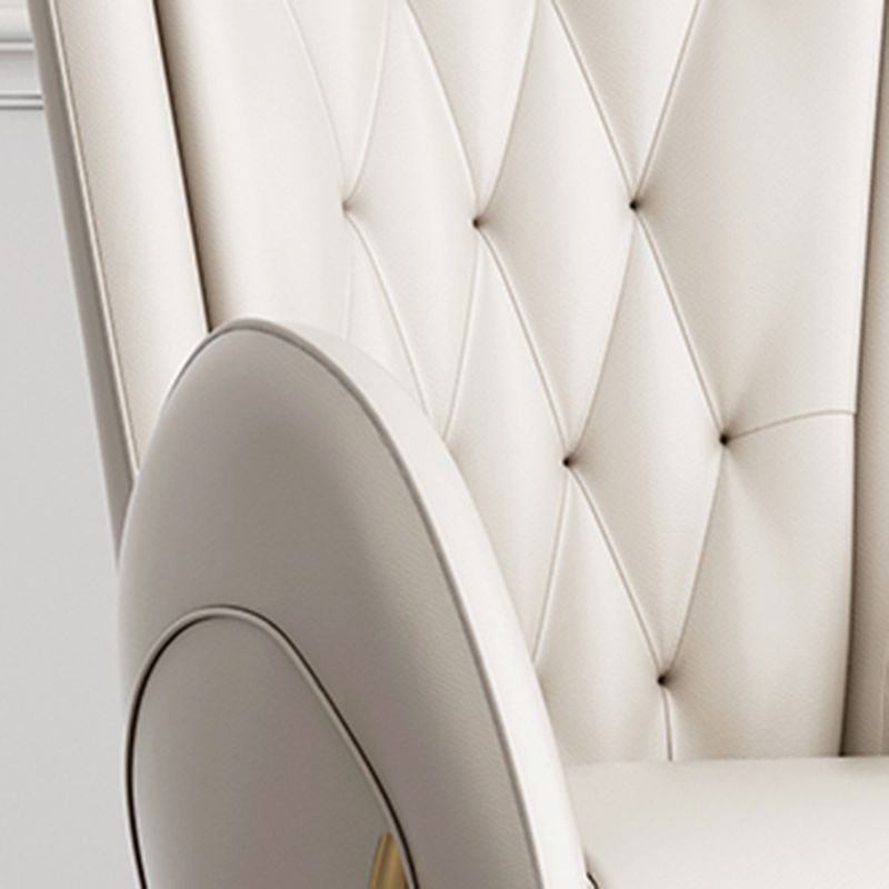 Chaise de pavée latéral de style glam metal parsons avec des jambes dorées