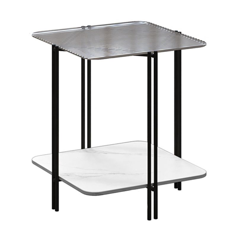 モダンスクエアガラス側の表23.62 "背の4脚の棚が含まれているエンドテーブル