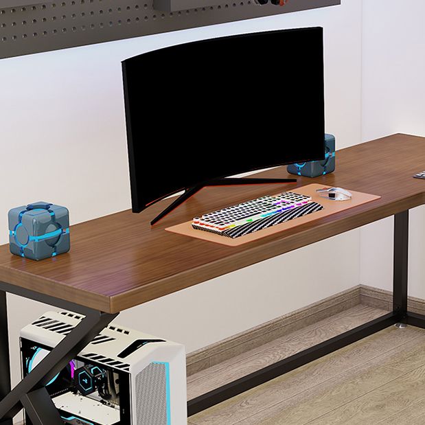 Scrivania di scrittura a casa contemporanea scrivania in legno massiccio con gambe