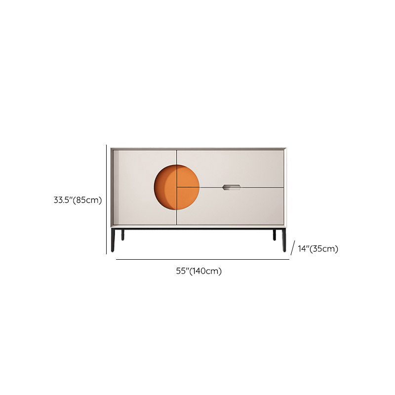 Scheda laterale in legno di credenza in stile glam con armadi e cassetti