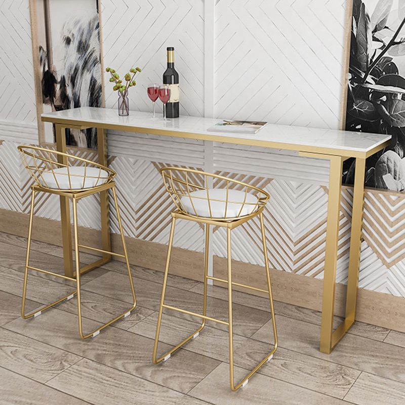 Faux marmeren tafel moderne bistro-bartafel met sledeonderstel