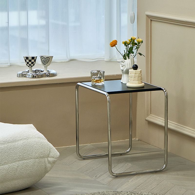 Mesa minimalista rectangular 15.7 "D Tabla final moderna de trineo de trineo de acero