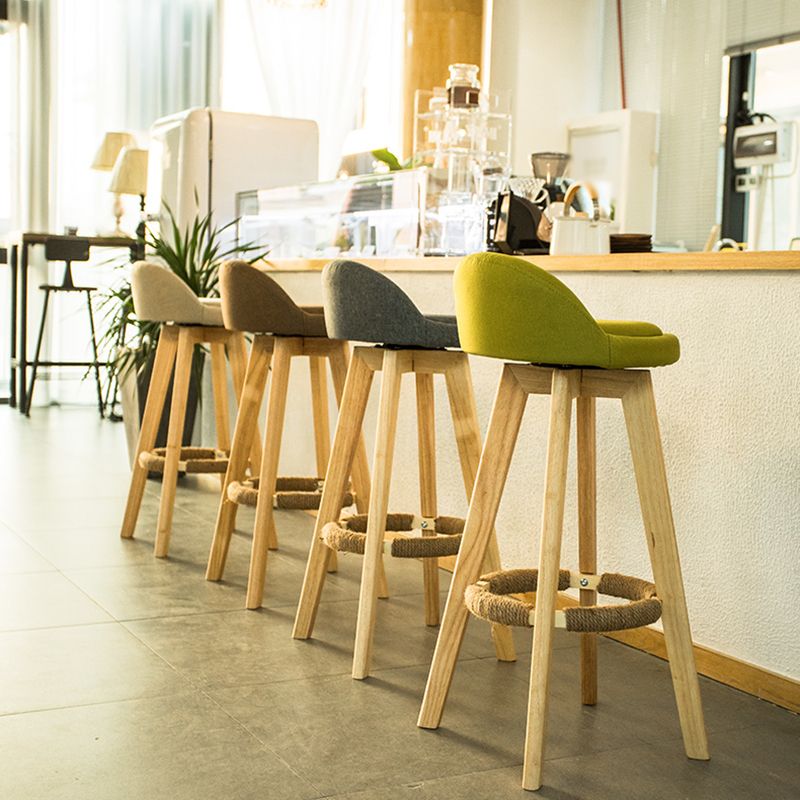 Contemporary Solid Wood Swivel Barstool Bristol Bar Stool with Footrest and Low Back Clearhalo 'Bar Furniture' 'Bar Stools' 'bar_stools' 'furn' 'furn_bar_stools' 'furniture_bar_stools' 'Kitchen & Dining Furniture' 'kitchen&dining_furn' 'kitchen' 'kitchen_furn' Furniture' 1200x1200_df913e75-ef34-4378-835c-f9a2efb1ab41