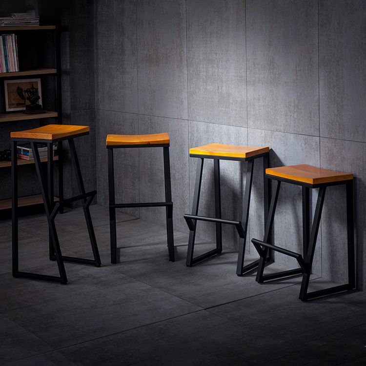 Industrial Bar and Counter Stool Backless Stool with Sled Base in Black Clearhalo 'Bar Furniture' 'Bar Stools' 'bar_stools' 'furn' 'furn_bar_stools' 'Furniture' 'furniture_bar_stools' 'Kitchen & Dining Furniture' 1200x1200_dfa164a6-ff0c-4e5a-bf90-b05f2e9fd79b